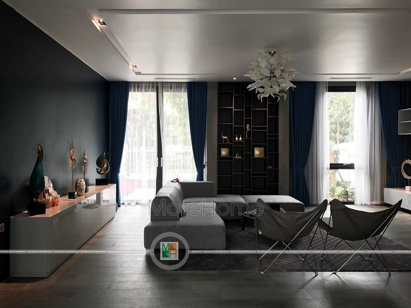 Lắp đặt sofa vào trung tâm không gian phòng khách giúp kết nối toàn bộ diện tích ‘Thiết